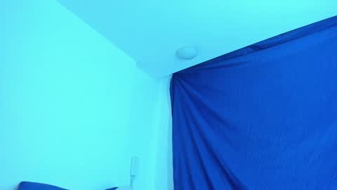 Snapshot of emiily15_ chatting on January 8, 6:52 pm Emi online show from January 8, 6:52 pm
