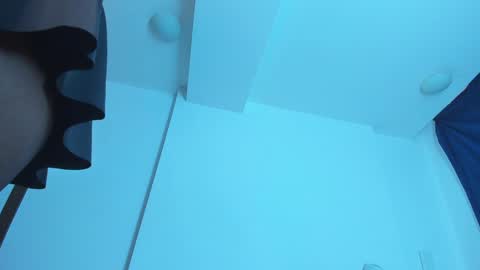 Snapshot of emiily15_ chatting on January 20, 6:43 pm Emi online show from January 20, 6:43 pm