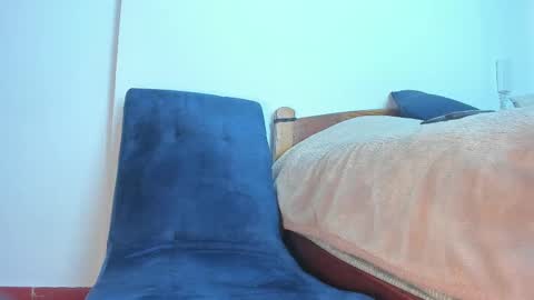 Snapshot of emiily15_ chatting on February 20, 6:13 pm Emi online show from February 20, 6:13 pm