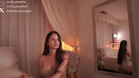Snapshot of emiilycampbell chatting on September 18, 1:42 am Emily Campbell online show from September 18, 1:42 am