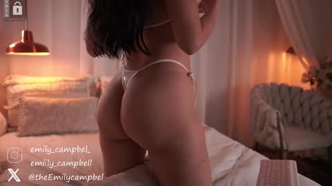Snapshot of emiilycampbell chatting on February 22, 10:20 pm Emily Campbell online show from February 22, 10:20 pm