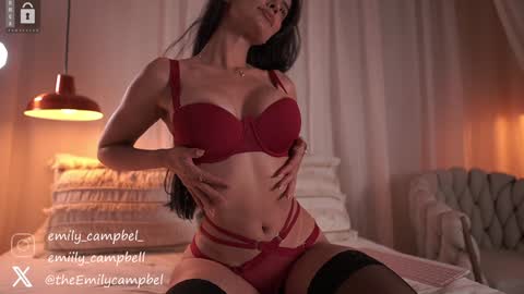Snapshot of emiilycampbell chatting on February 9, 1:00 am Emily Campbell online show from February 9, 1:00 am