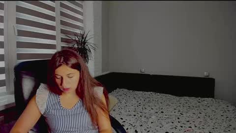 emili77777 online show from September 18, 12:09 pm