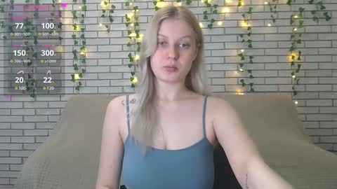 Snapshot of emiliaduchess chatting on February 12, 8:59 am Amili online show from February 12, 8:59 am