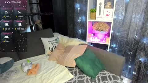 Snapshot of emiliyaqueen chatting on February 1, 8:50 am Emiliya online show from February 1, 8:50 am