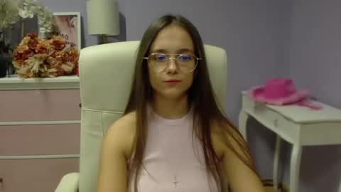 Snapshot of emilly_lust99 chatting on January 15, 10:59 am Emilly online show from January 15, 10:59 am