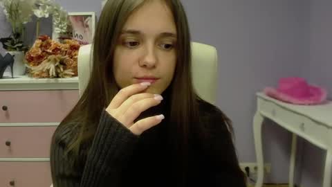 Snapshot of emilly_lust99 chatting on February 18, 1:55 pm Emilly online show from February 18, 1:55 pm
