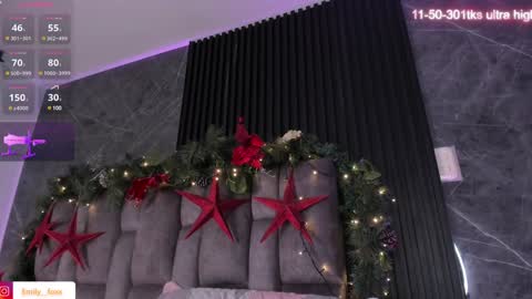 Snapshot of emily___fox chatting on December 14, 4:08 pm Emily online show from December 14, 4:08 pm