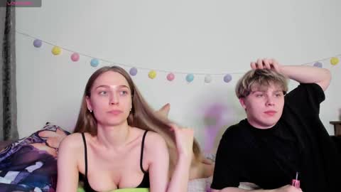 emily_and_ilumi online show from December 28, 1:50 am