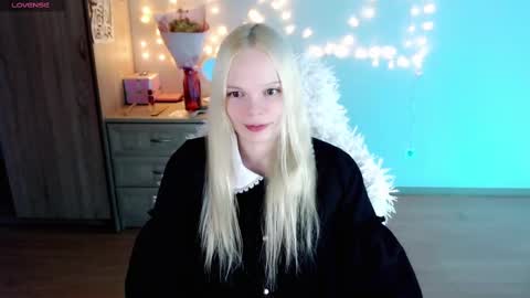 Lia online show from March 4, 8:16 pm