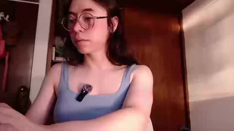 Snapshot of emily_pearl_ chatting on September 10, 10:33 pm emily_pearl_ online show from September 10, 10:33 pm