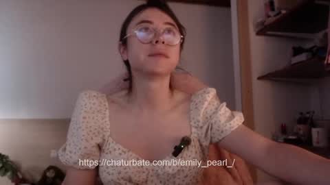 Snapshot of emily_pearl_ chatting on March 2, 9:01 pm emily_pearl_ online show from March 2, 9:01 pm