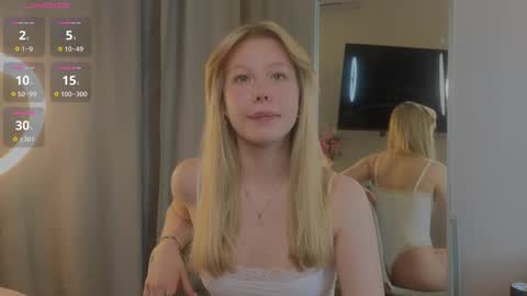Snapshot of emily_shepard chatting on September 15, 2:02 am emily shepard online show from September 15, 2:02 am