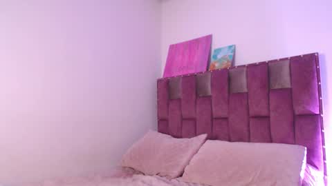 Snapshot of emily_w2 chatting on September 12, 4:25 am emily_w2 online show from September 12, 4:25 am