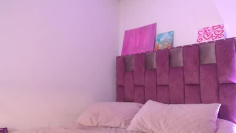 Snapshot of emily_w2 chatting on September 19, 4:05 am emily_w2 online show from September 19, 4:05 am