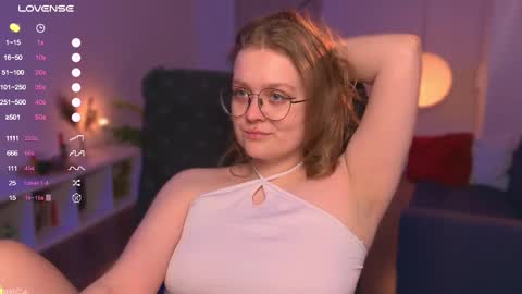 Snapshot of emilyforelsket chatting on March 7, 3:49 pm Emily online show from March 7, 3:49 pm