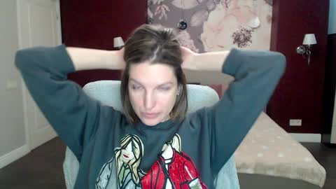 Snapshot of emilywalkers chatting on January 23, 7:43 am EmilyWalkers online show from January 23, 7:43 am
