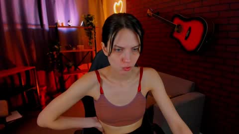 Emily online show from December 5, 6:37 am