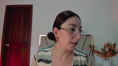 Emilyy Watson online show from January 30, 11:33 am
