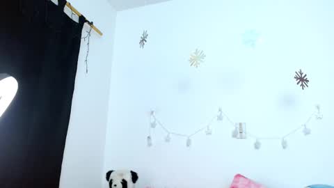 emilyzans07 online show from February 16, 11:05 pm