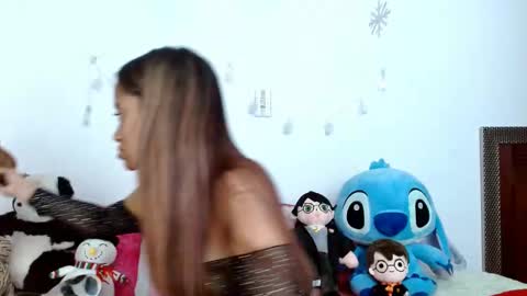 emilyzans07 online show from February 15, 5:28 pm