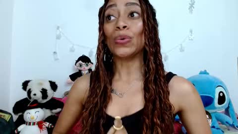emilyzans07 online show from February 13, 8:45 pm