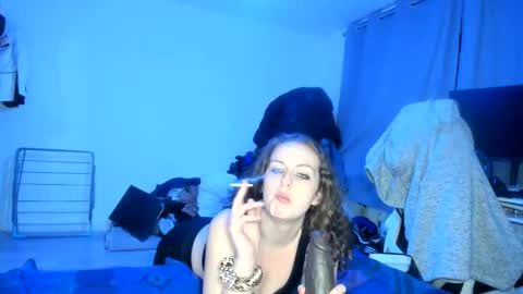 Snapshot of emliyjamesmjb chatting on February 13, 9:39 pm emliyjamesmjb online show from February 13, 9:39 pm
