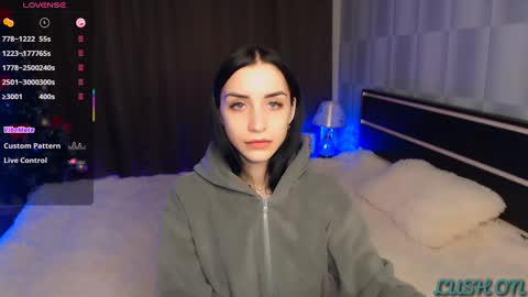 Snapshot of emma_jordan chatting on February 1, 12:15 pm Emma online show from February 1, 12:15 pm