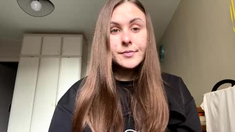 emma_just online show from February 11, 1:51 pm