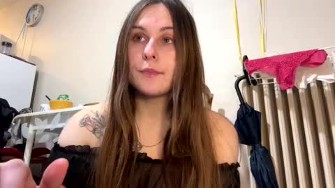emma_just online show from February 5, 4:25 pm