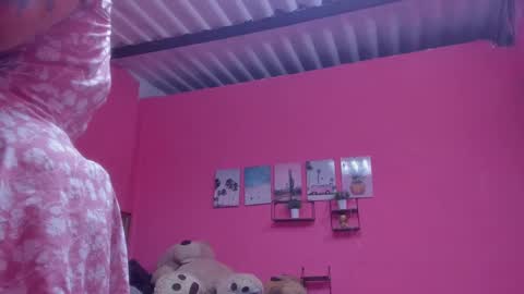 Snapshot of emma_lean chatting on February 13, 1:37 pm whises lits online show from February 13, 1:37 pm
