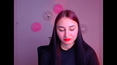 Snapshot of emma_loon chatting on February 13, 8:55 pm Emma online show from February 13, 8:55 pm