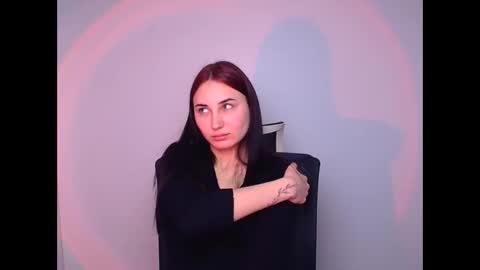 Snapshot of emma_loon chatting on February 9, 2:28 am Emma online show from February 9, 2:28 am
