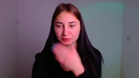 Snapshot of emma_loon chatting on January 15, 6:01 am Emma online show from January 15, 6:01 am