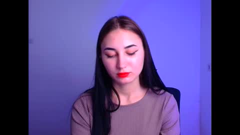 Snapshot of emma_loon chatting on January 29, 1:37 am Emma online show from January 29, 1:37 am