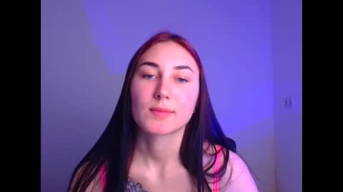 Snapshot of emma_loon chatting on February 9, 9:17 pm Emma online show from February 9, 9:17 pm