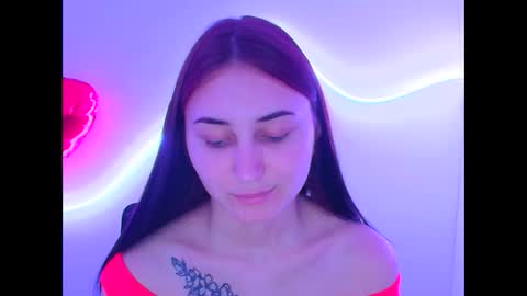 Snapshot of emma_loon chatting on February 26, 12:30 am Emma online show from February 26, 12:30 am
