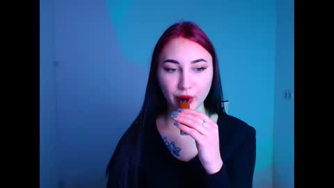 Snapshot of emma_loon chatting on February 4, 12:11 pm Emma online show from February 4, 12:11 pm