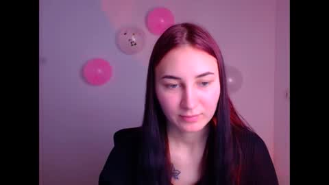 Snapshot of emma_loon chatting on February 13, 9:20 am Emma online show from February 13, 9:20 am