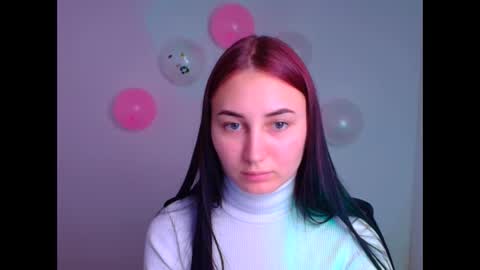Snapshot of emma_loon chatting on February 15, 1:10 am Emma online show from February 15, 1:10 am