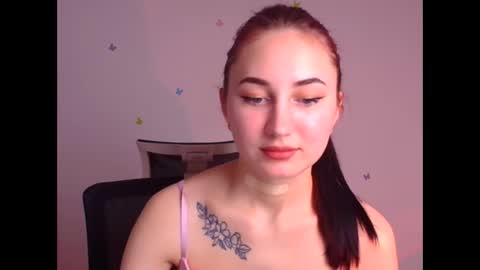 Snapshot of emma_loon chatting on February 23, 10:09 pm Emma online show from February 23, 10:09 pm