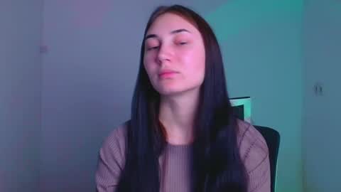 Snapshot of emma_loon chatting on January 21, 6:00 am Emma online show from January 21, 6:00 am