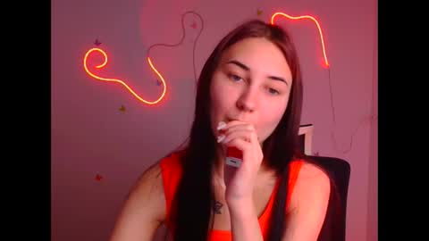 Snapshot of emma_loon chatting on March 8, 6:43 am Emma online show from March 8, 6:43 am