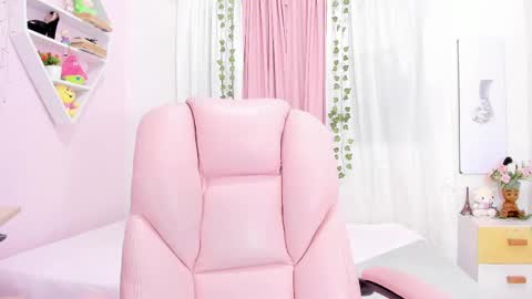 Snapshot of emma_lorense chatting on March 10, 7:07 pm Emma online show from March 10, 7:07 pm
