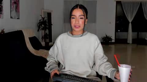 valentina online show from January 12, 7:43 am
