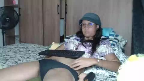 emmasweet95 online show from January 25, 9:46 pm