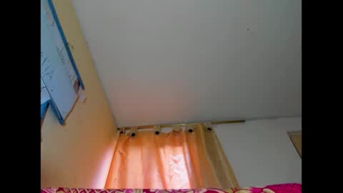 Snapshot of emmawuilian chatting on March 4, 6:07 pm hi im emmalina welcome to your happy place online show from March 4, 6:07 pm