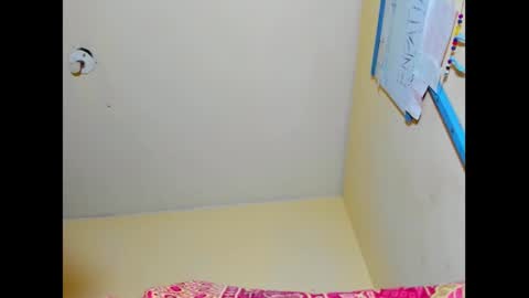 Snapshot of emmawuilian chatting on February 25, 4:57 pm hi im emmalina welcome to your happy place online show from February 25, 4:57 pm