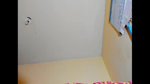 Snapshot of emmawuilian chatting on January 24, 4:49 pm hi im emmalina welcome to your happy place online show from January 24, 4:49 pm