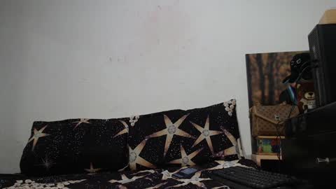 emmy___lee online show from January 9, 2:22 am